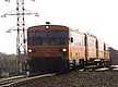Esztergom felé tartó Bzmot-vonat (elöl: Bzmot 215) halad át az aquincumi felüljárón